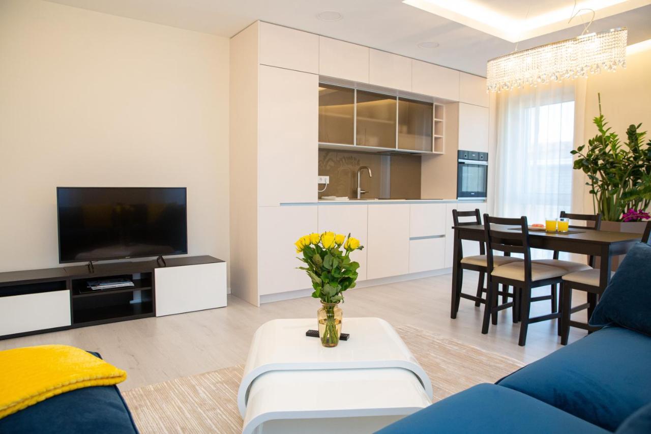 Luxurious Blue&Yellow Apartment In Kaunas Center 外观 照片