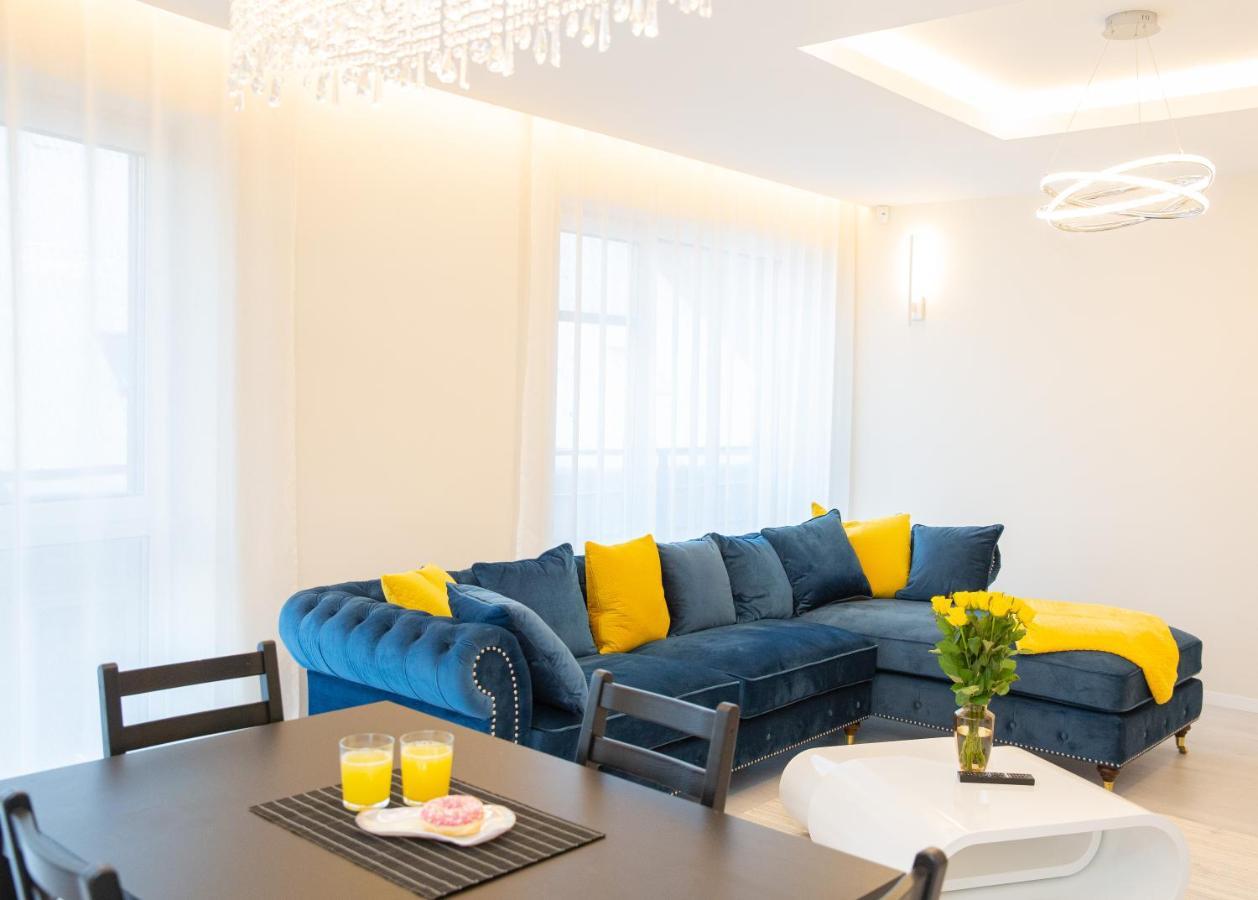 Luxurious Blue&Yellow Apartment In Kaunas Center 外观 照片